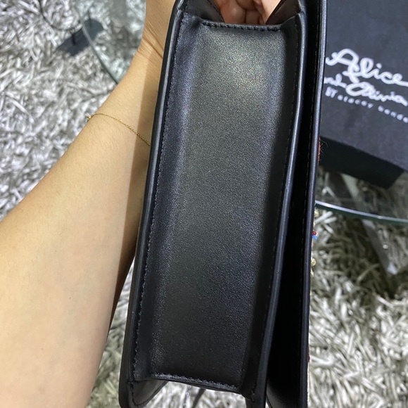 SOLD🚫ALICE + OLIVIA BIRD PARTY EMBROIDERED BAG - Picture 6 of 10